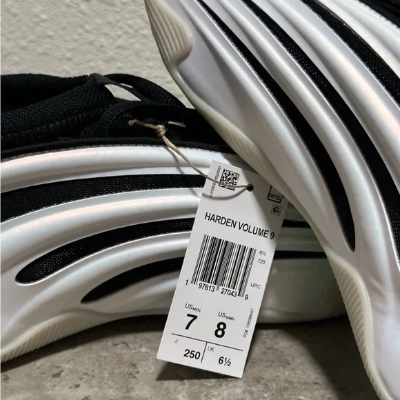 adidas Men’s Size 7 HARDEN VOLUME 9 Basketball Shoes White/Black JR2504 NEW - Picture 7 of 8